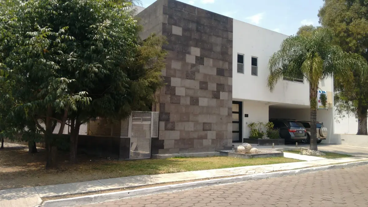 Casa en venta en Residencial el Campanario, San Pedro Cholula — foto 1 de 20