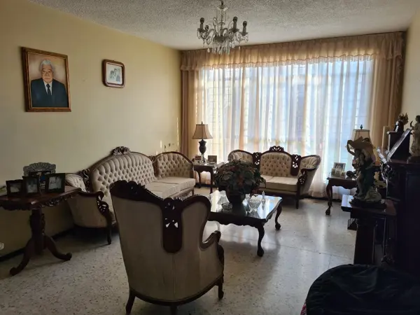 Casa en venta en Colinas de la Normal, Guadalajara — foto 3 de 9