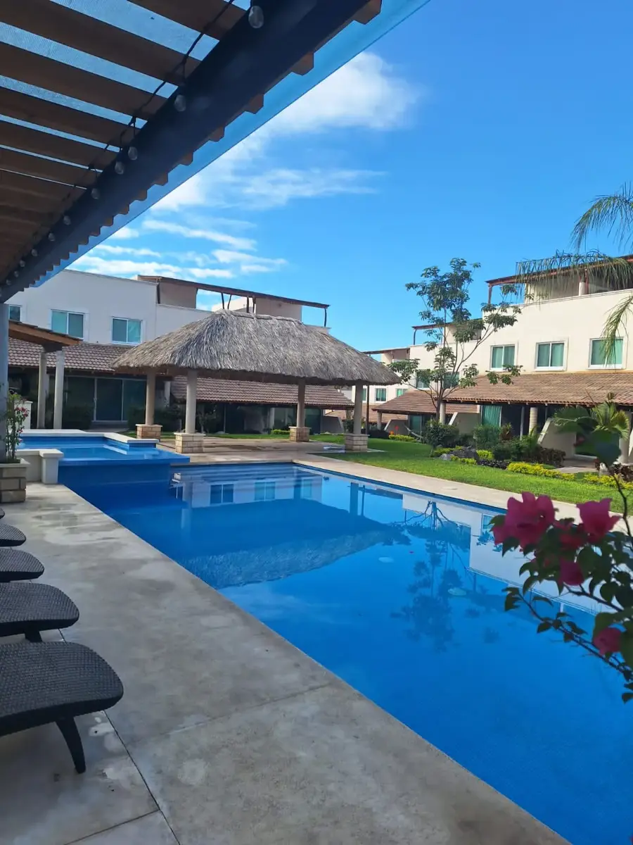 Casa en venta en Cumbres Tulipanes, Xochitepec — foto 1 de 13