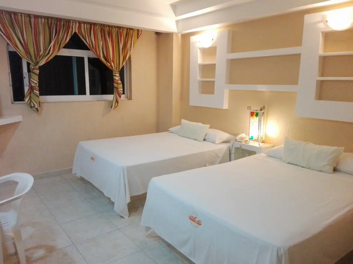 Hotel en venta en Club Deportivo, Acapulco de Juárez — foto 1 de 15