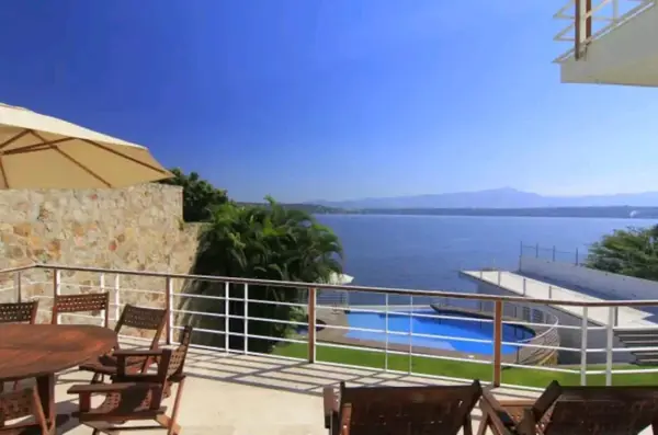 Casa en venta en Tequesquitengo, Jojutla — foto 3 de 35