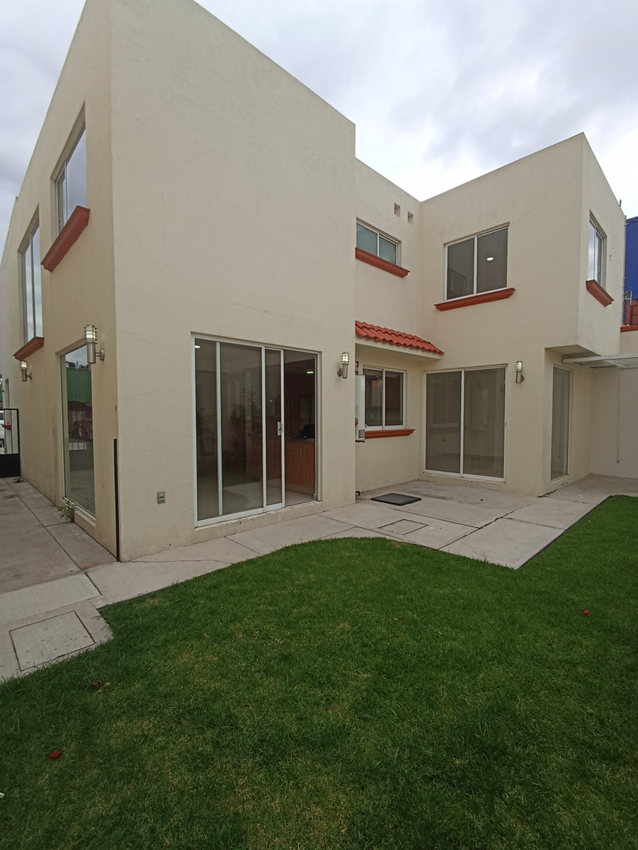 Casa en venta en Villas Casa Blanca, Metepec — foto 1 de 18