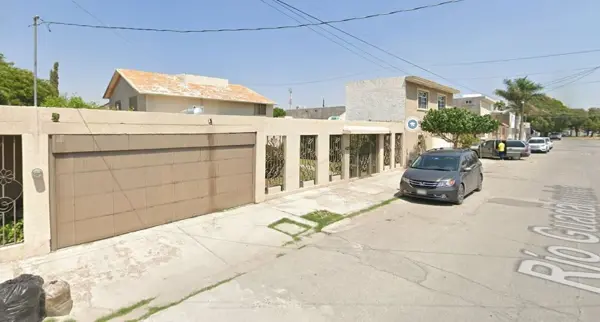 Casa en venta en Navarro, Torreón — foto 3 de 7