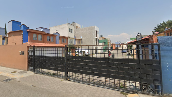 Casa en venta en Los Sauces III, Toluca — foto 2 de 12