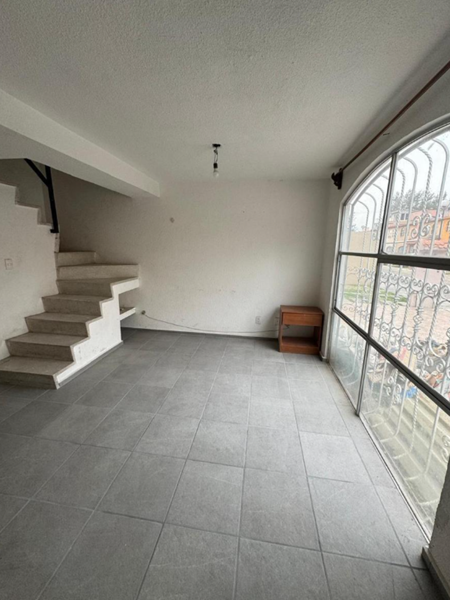 Casa en venta en Los Sauces III, Toluca — foto 3 de 12