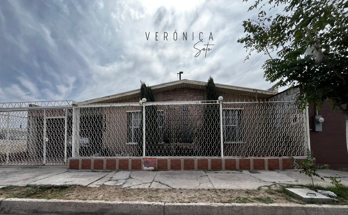 Casa en venta en Plutarco Elias Calles, Juárez — foto 1 de 28