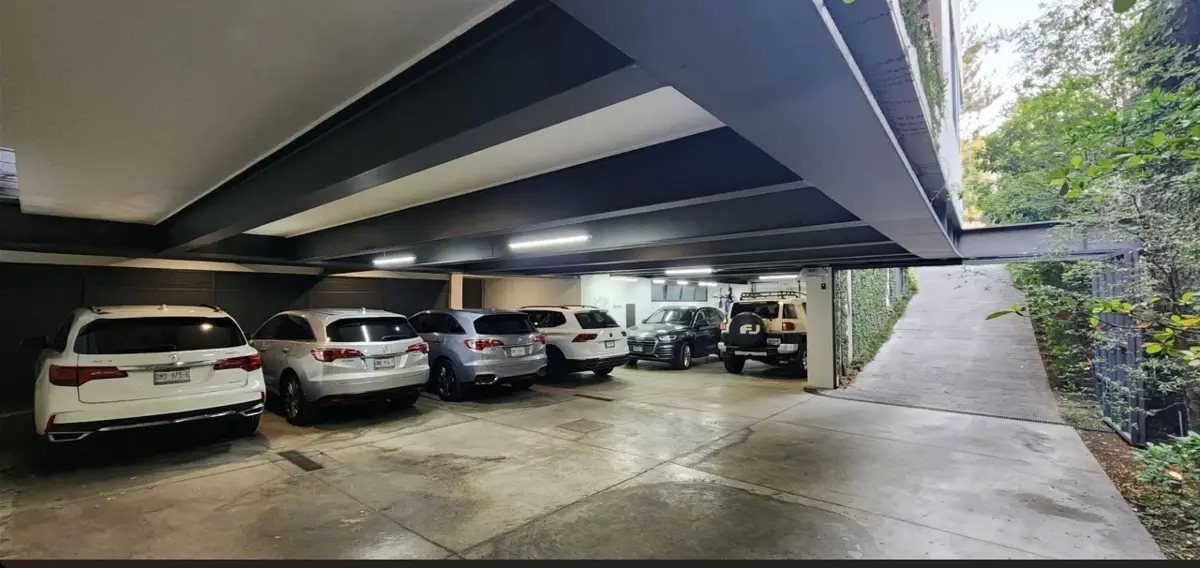 Casa en venta en Las Lomas Club Golf, Zapopan — foto 1 de 22