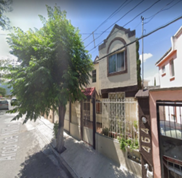 Casa en venta en Los Arcos, Saltillo — foto 2 de 10