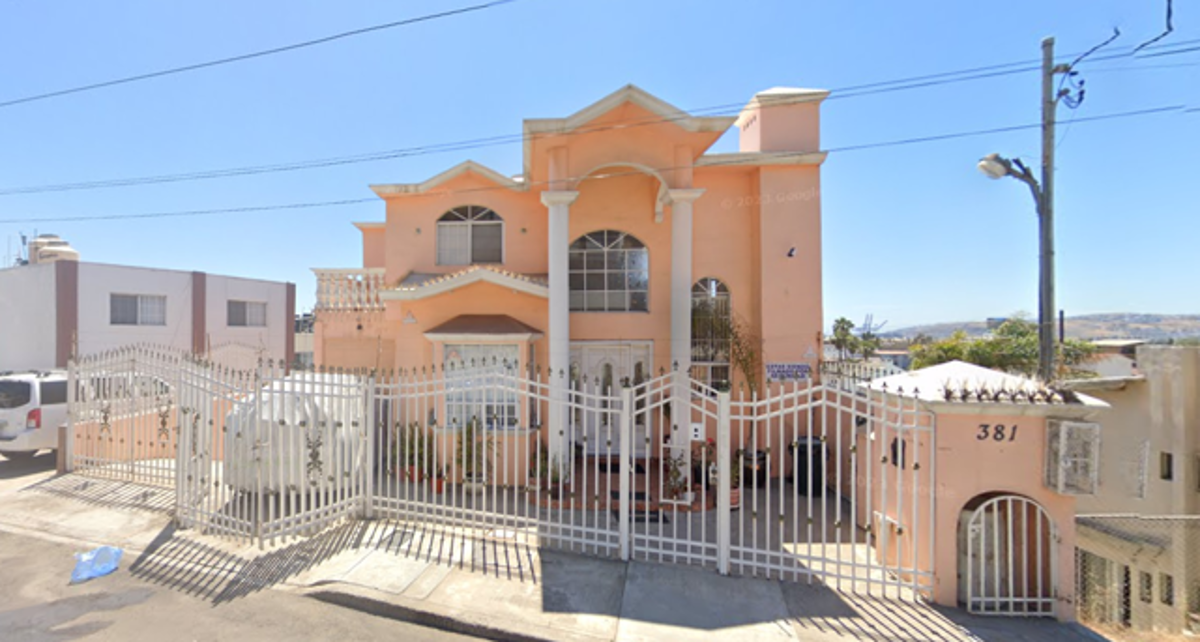 Casa en venta en Valle Dorado, Ensenada — foto 1 de 10