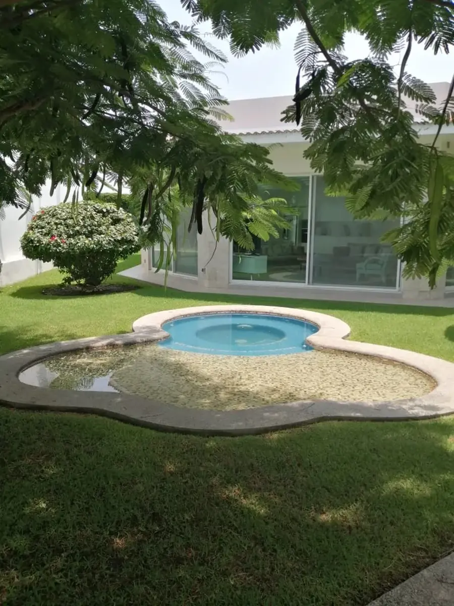 Casa en venta en Lomas de Cocoyoc, Atlatlahucan — foto 1 de 26
