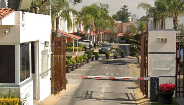 Casa en venta en Parques Del Centinela, Zapopan — foto 2 de 16