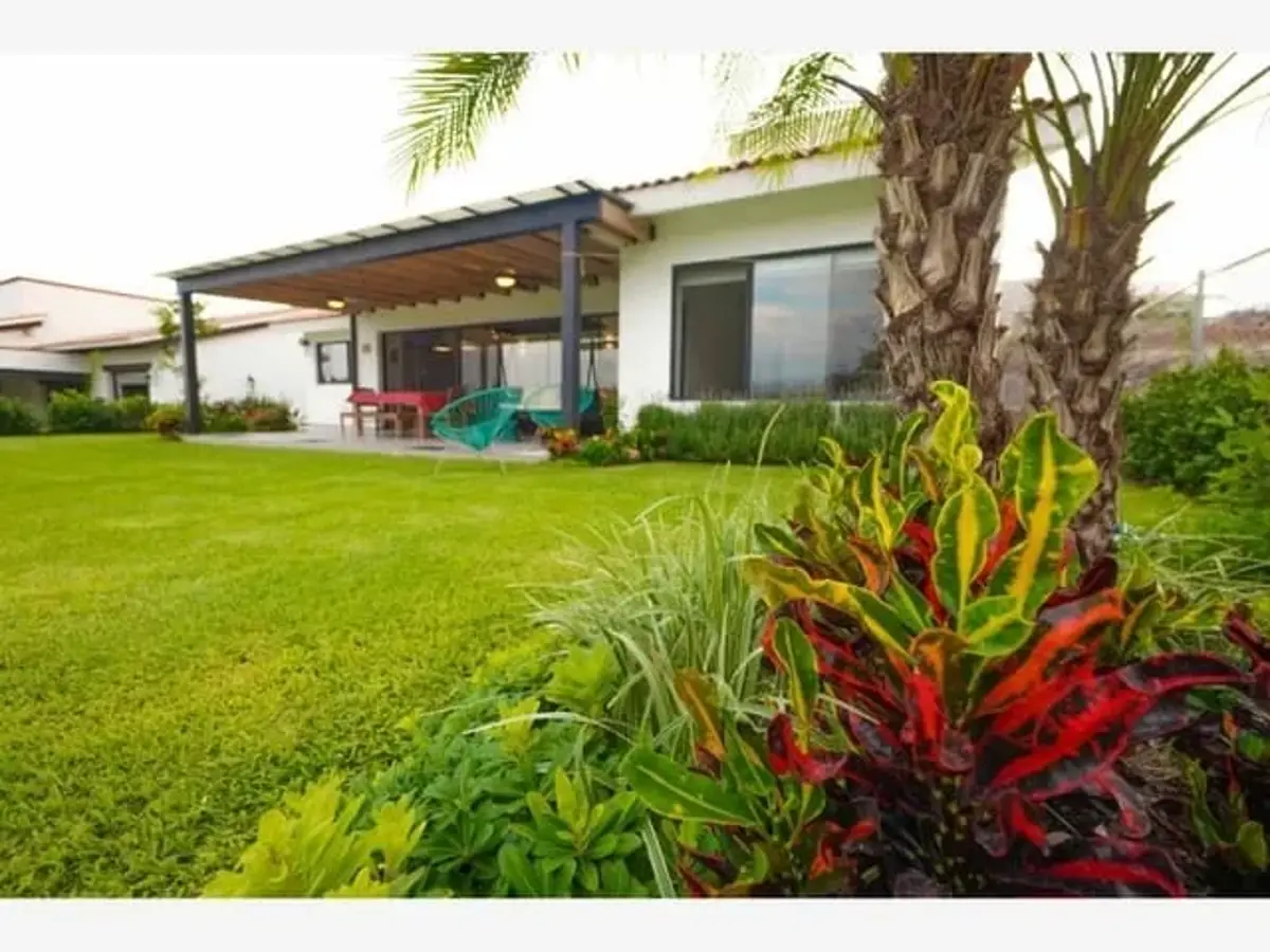 Casa en venta en Lomas de Cocoyoc, Atlatlahucan — foto 1 de 21