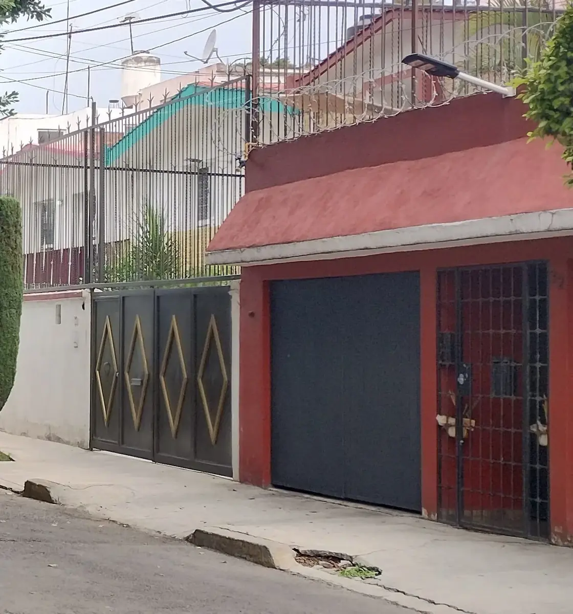 Casa en venta en Jardines de Churubusco, Iztapalapa — foto 1 de 8
