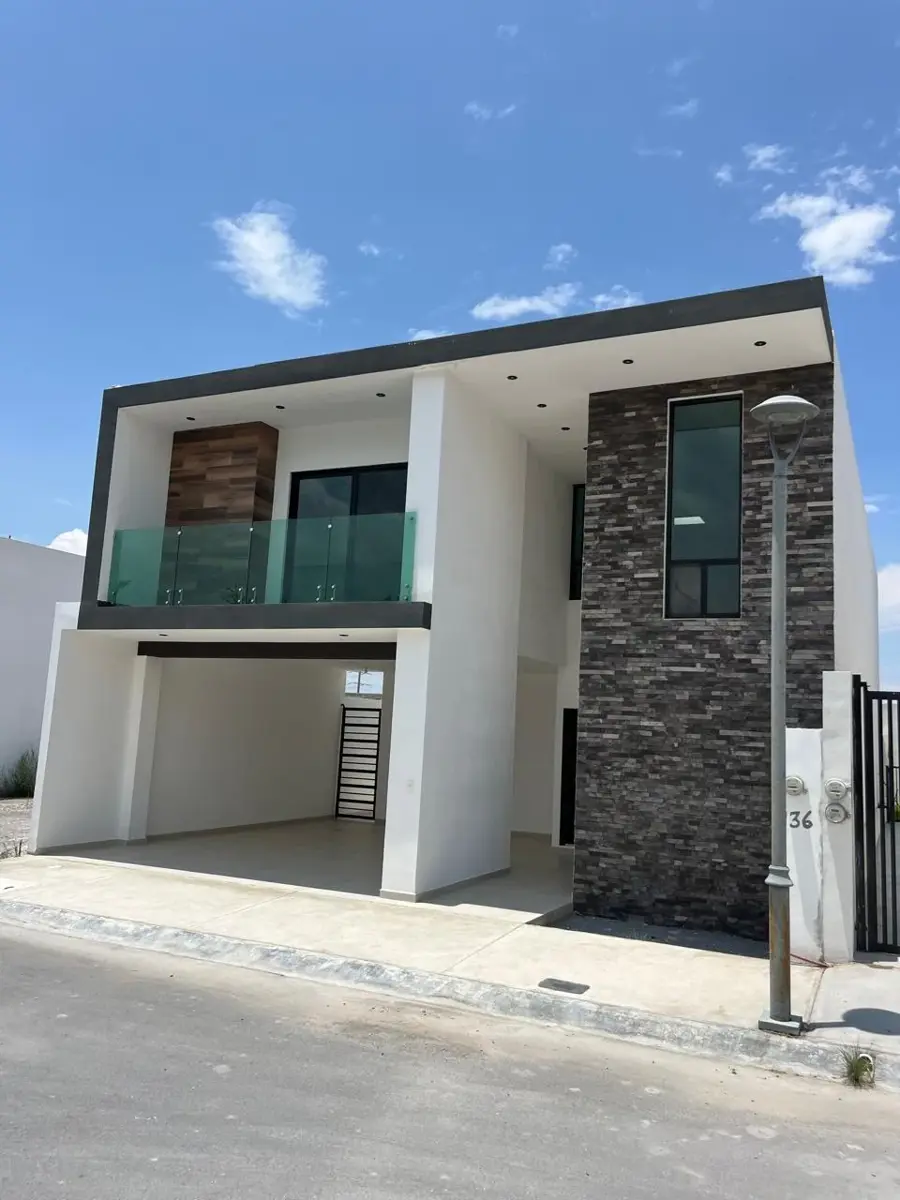 Casa en venta en Rincón de los Encinos, Saltillo — foto 1 de 22