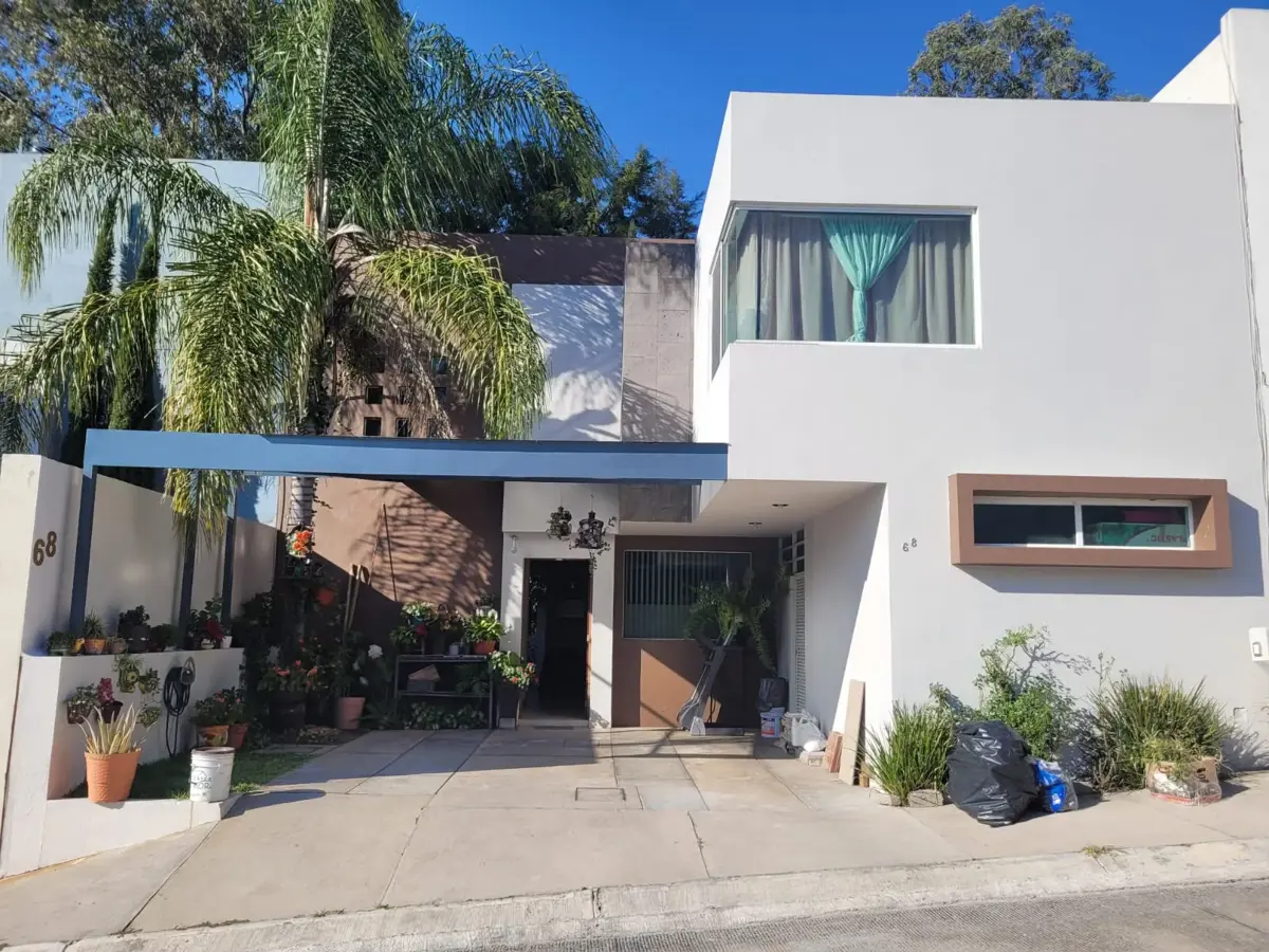 Casa en venta en Loma de la Floresta, Morelia — foto 1 de 23