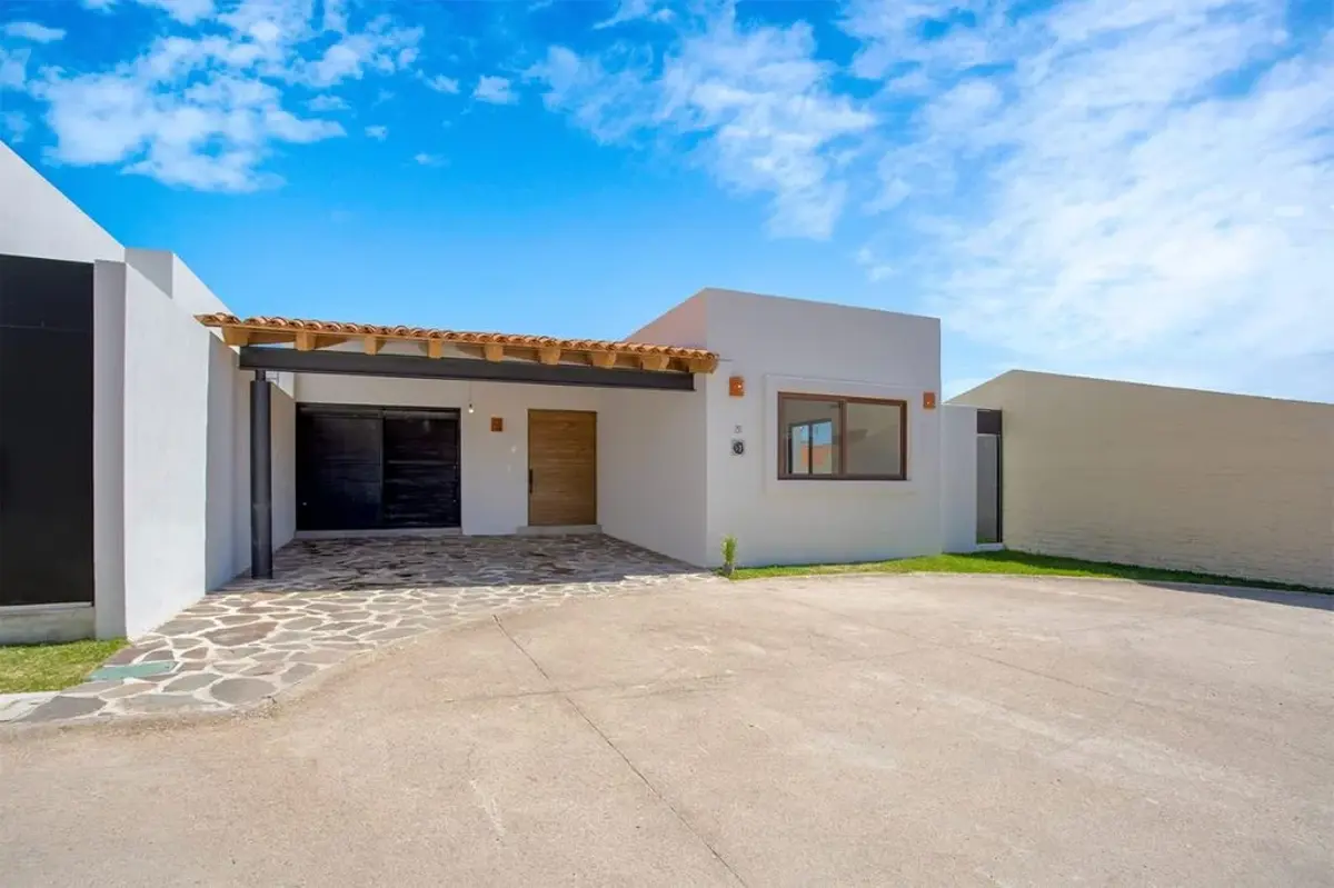 Casa en venta en Ajijic Centro, Chapala — foto 1 de 19