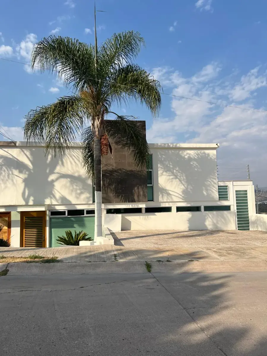 Casa en venta en Lomas de Gran Jardin, León — foto 1 de 27