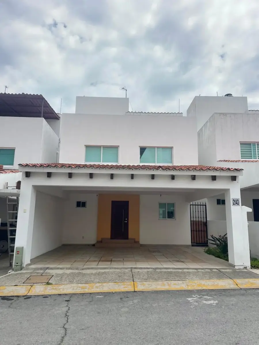 Casa en renta en San Bartolome Tlaltelulco, Metepec — foto 1 de 12