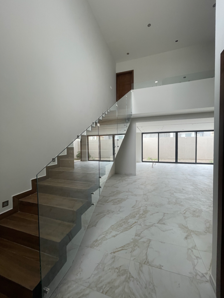 Casa en venta en La Escondida, Saltillo — foto 2 de 24
