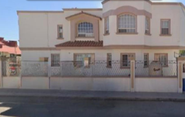 Casa en venta en Valle Dorado, Ensenada, Baja California