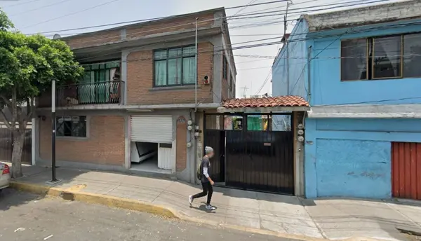 Casa en venta en Leyes de Reforma 3a Sección, Iztapalapa — foto 3 de 7