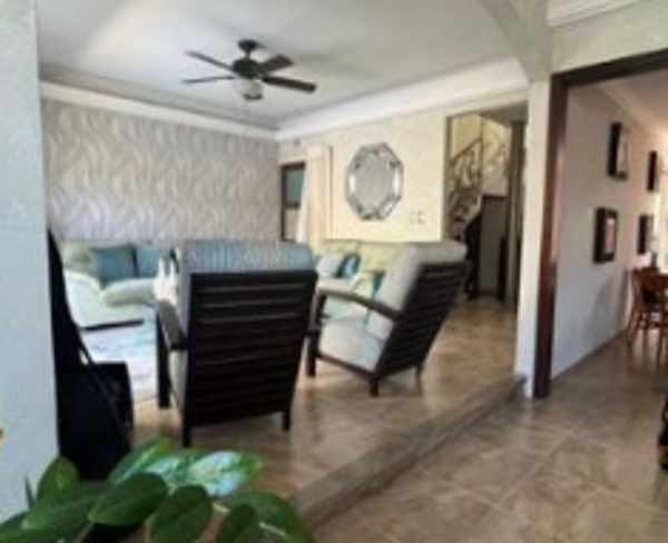 Casa en venta en Valle del Campestre, León — foto 2 de 11