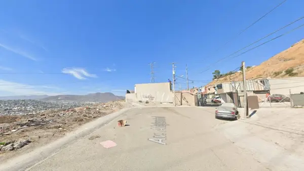 Casa en venta en El Laurel I, Tijuana — foto 3 de 5