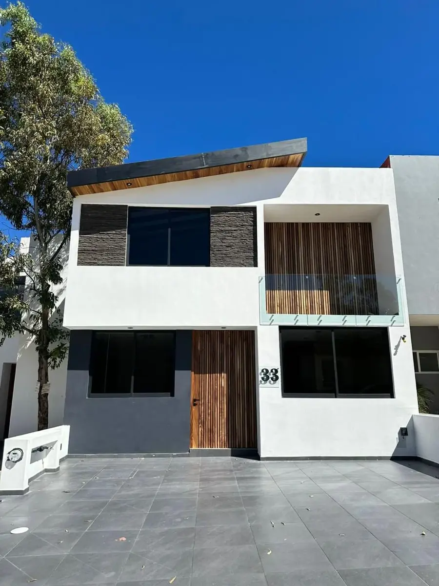 Casa en venta en Montaña Monarca I, Morelia — foto 1 de 19