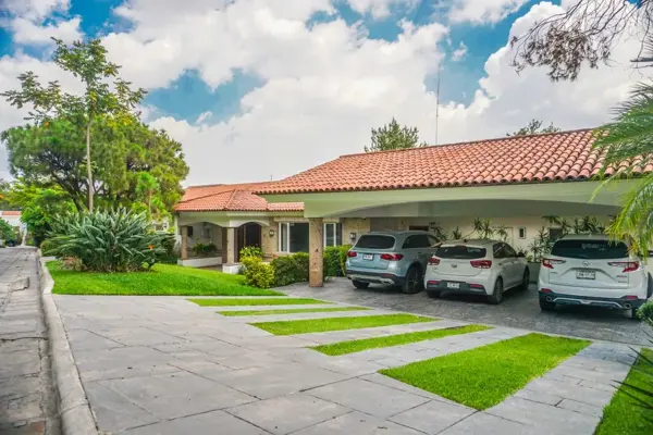 Casa en venta en El Prado, Zapopan, Jalisco