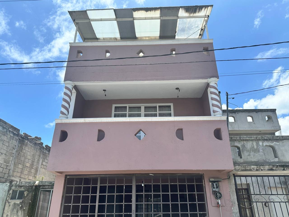 Casa en venta en Galaxia Toluca, Toluca — foto 1 de 32