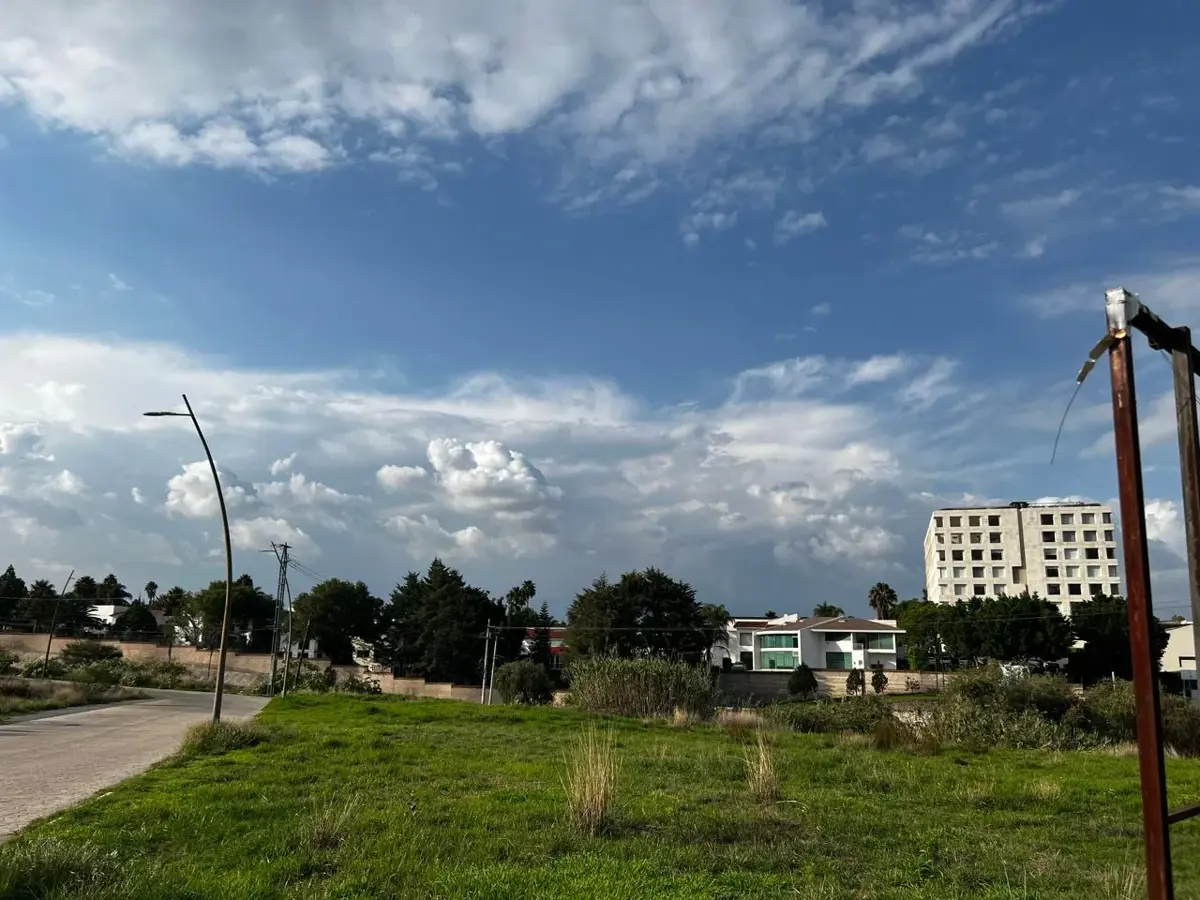 Terreno en venta en San Bernardino Tlaxcalancingo, San Andrés Cholula — foto 1 de 11