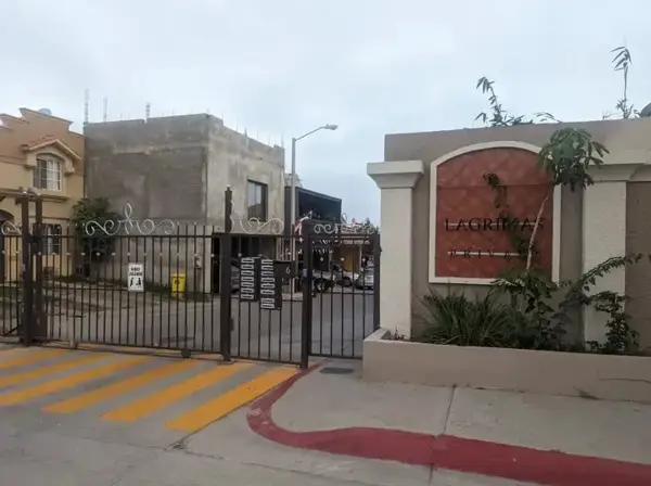 Casa en venta en Villa Residencial Santa Fe 4ta. Sección, Tijuana — foto 2 de 10