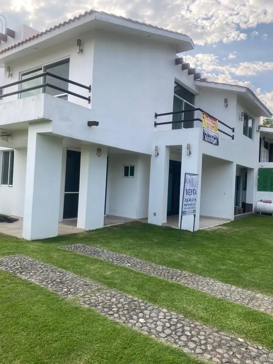 Casa en venta en Lomas de Cocoyoc, Atlatlahucan — foto 1 de 28