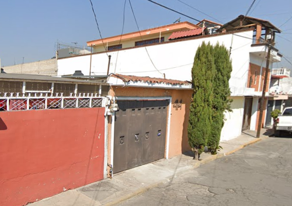 Casa en venta en Villa de las Flores 1a Sección (Unidad Coacalco), Coacalco de Berriozábal — foto 2 de 7