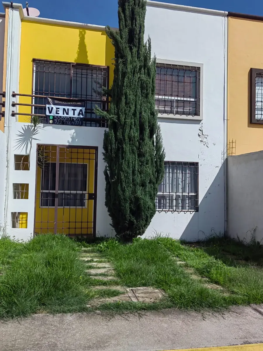Casa en venta en Bosques de Cantabria, Toluca — foto 1 de 18