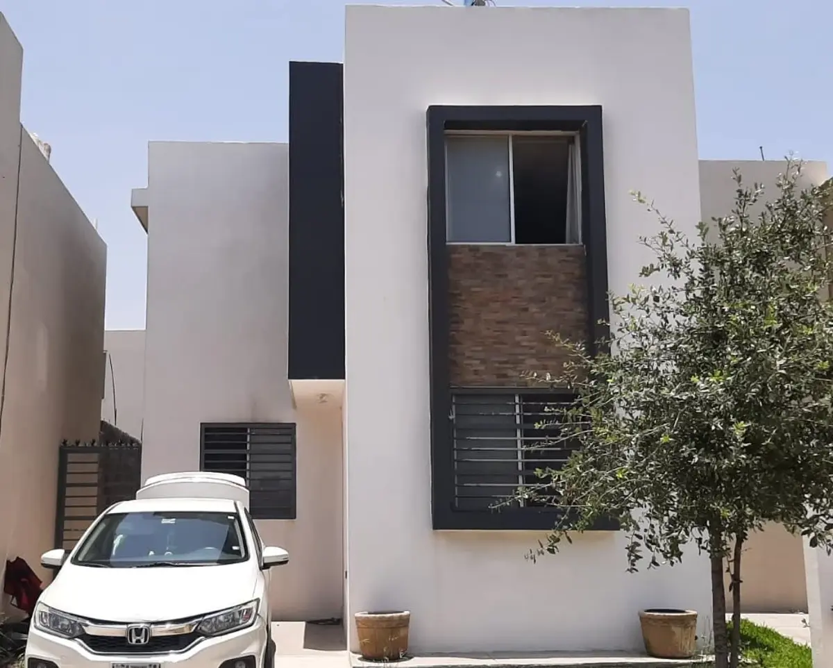 Casa en venta en Santa María, García — foto 1 de 19