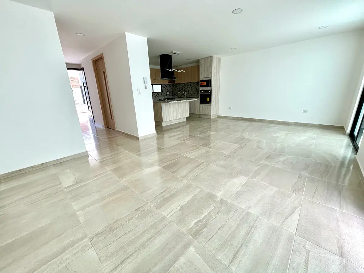 Casa en venta en Santa Maria Coronango, Coronango — foto 1 de 26