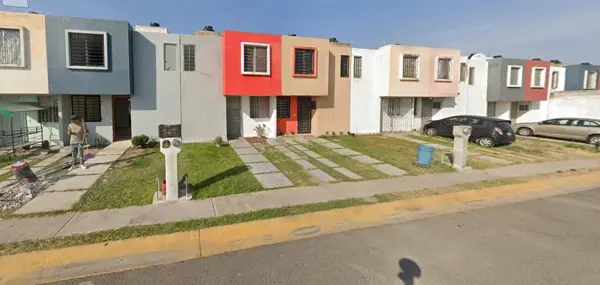 Casa en venta en Valle Dorado, Tlajomulco de Zúñiga — foto 2 de 7