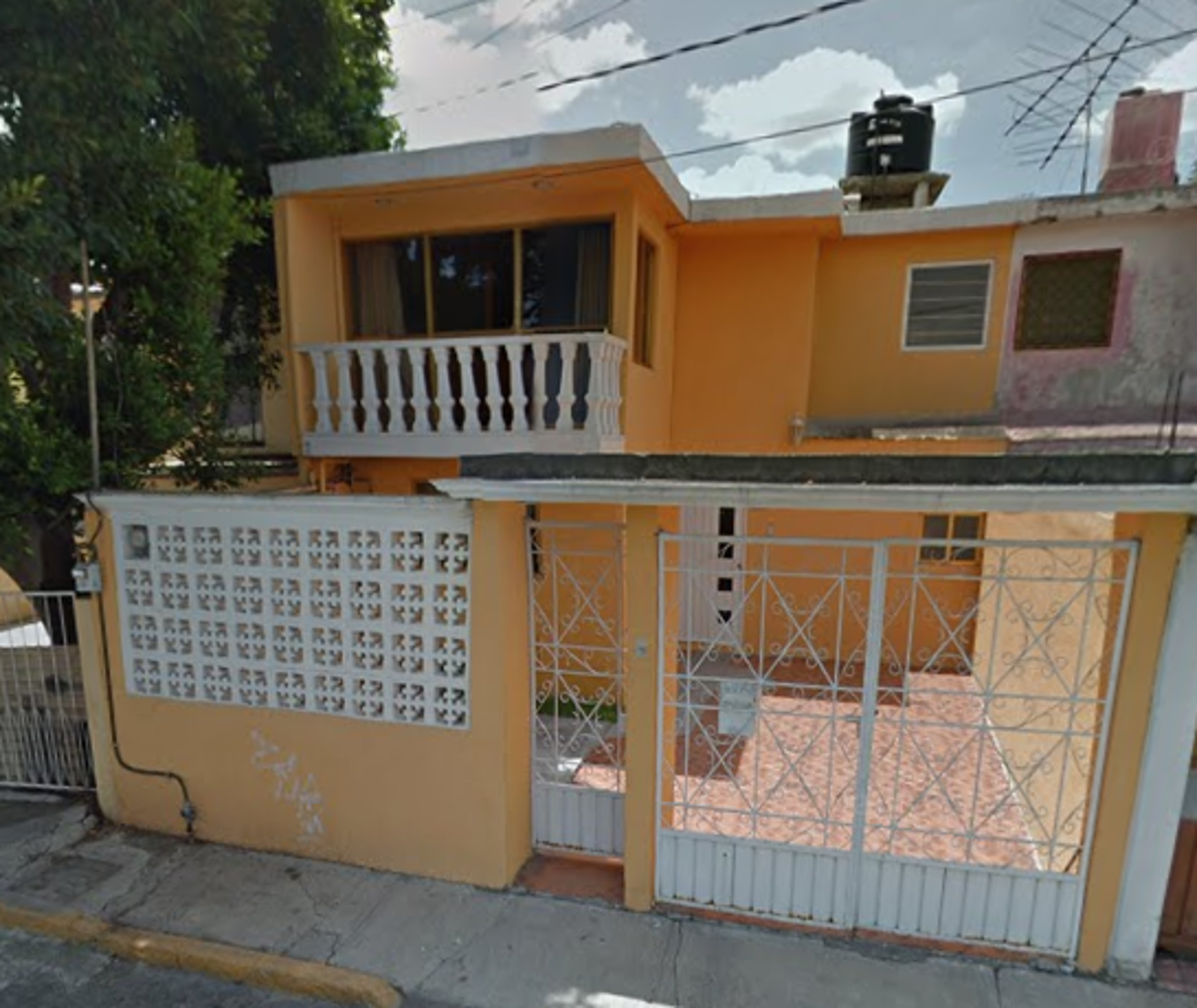 Casa en venta en Villa de las Flores 1a Sección (Unidad Coacalco), Coacalco de Berriozábal — foto 1 de 3