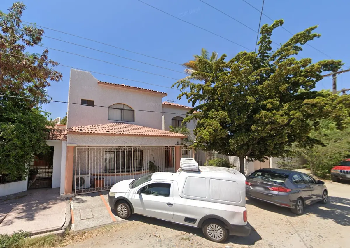 Casa en venta en Bella Vista, La Paz — foto 1 de 40