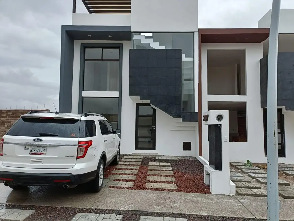 Casa en renta en Lomas de Jesus Maria, Jesús María — foto 1 de 25