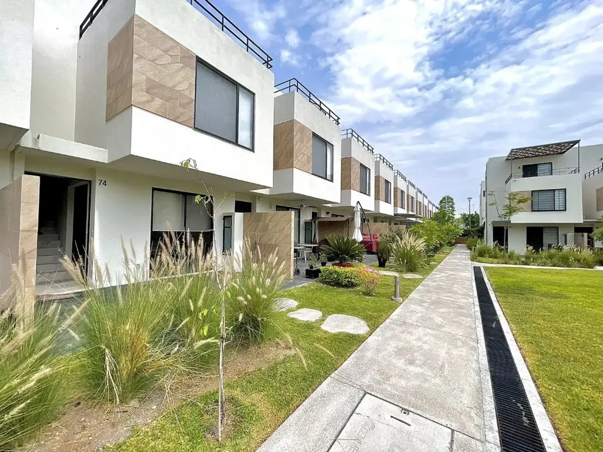 Casa en venta en Club de Golf Santa Fe, Xochitepec — foto 1 de 25