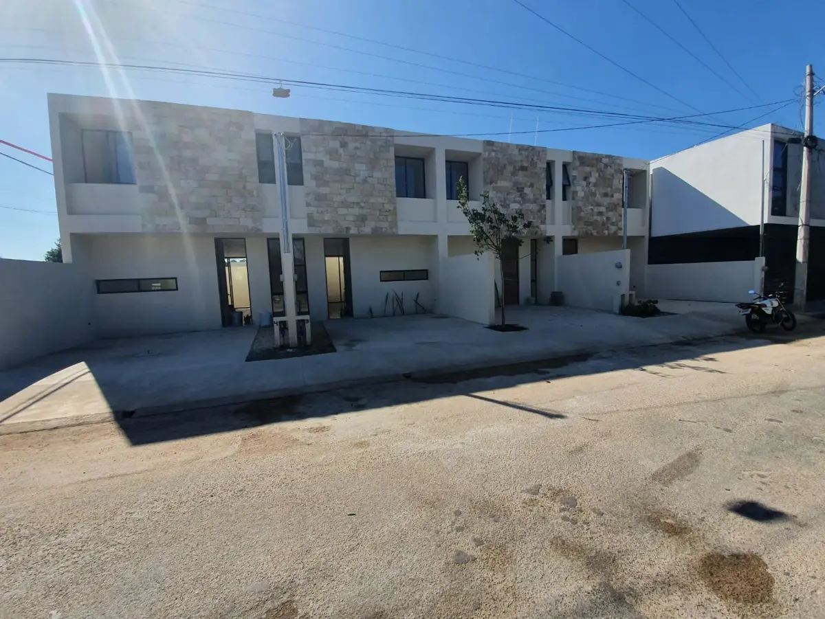 Casa en renta en Leandro Valle, Mérida — foto 1 de 15