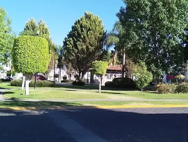 Casa en venta en Viveros del Valle, Zapopan — foto 2 de 17