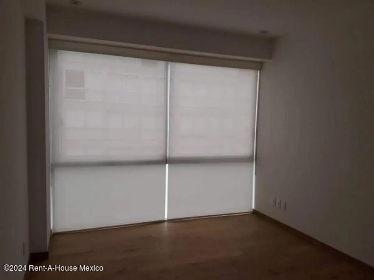 https://s3.amazonaws.com/nocnok-img/pp-240802104552-51636c9a0ff245e6be364ac499100fb0l.webp