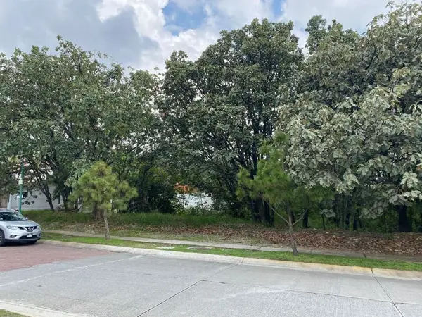Terreno en venta en El Palomar, Tlajomulco de Zúñiga — foto 2 de 5