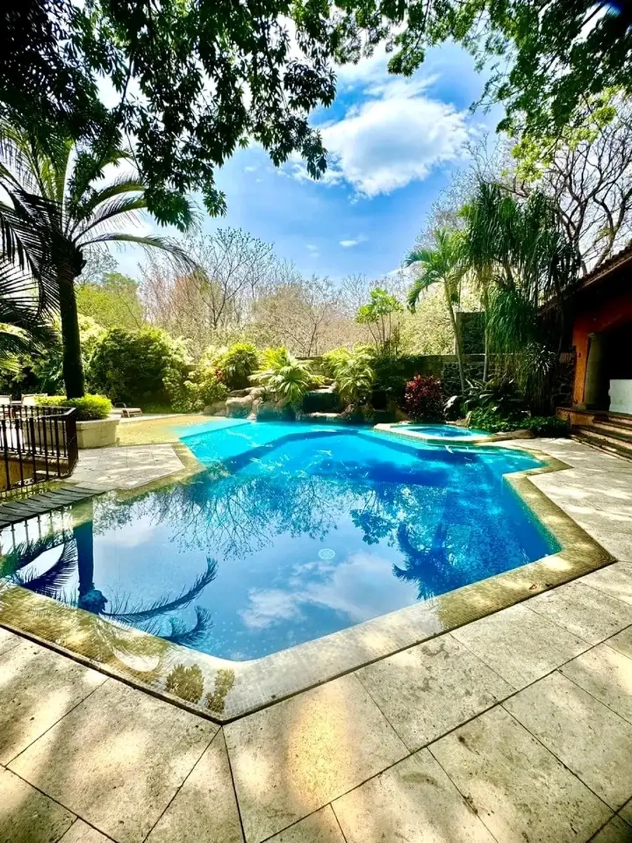 Casa en venta en Lomas de Cortes, Cuernavaca — foto 1 de 23