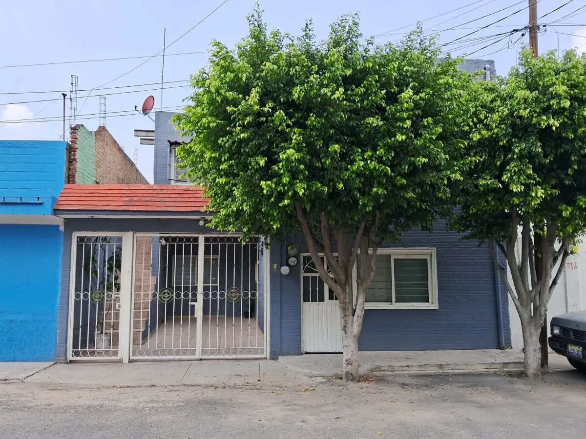 Casa en venta en El Salto Centro, El Salto — foto 1 de 51