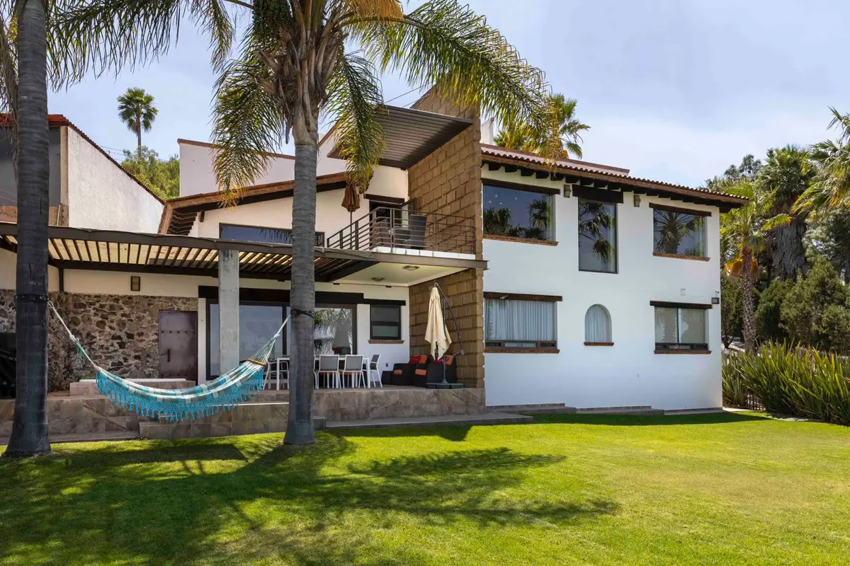 Casa en venta en Vista Real y Country Club, Corregidora — foto 1 de 10