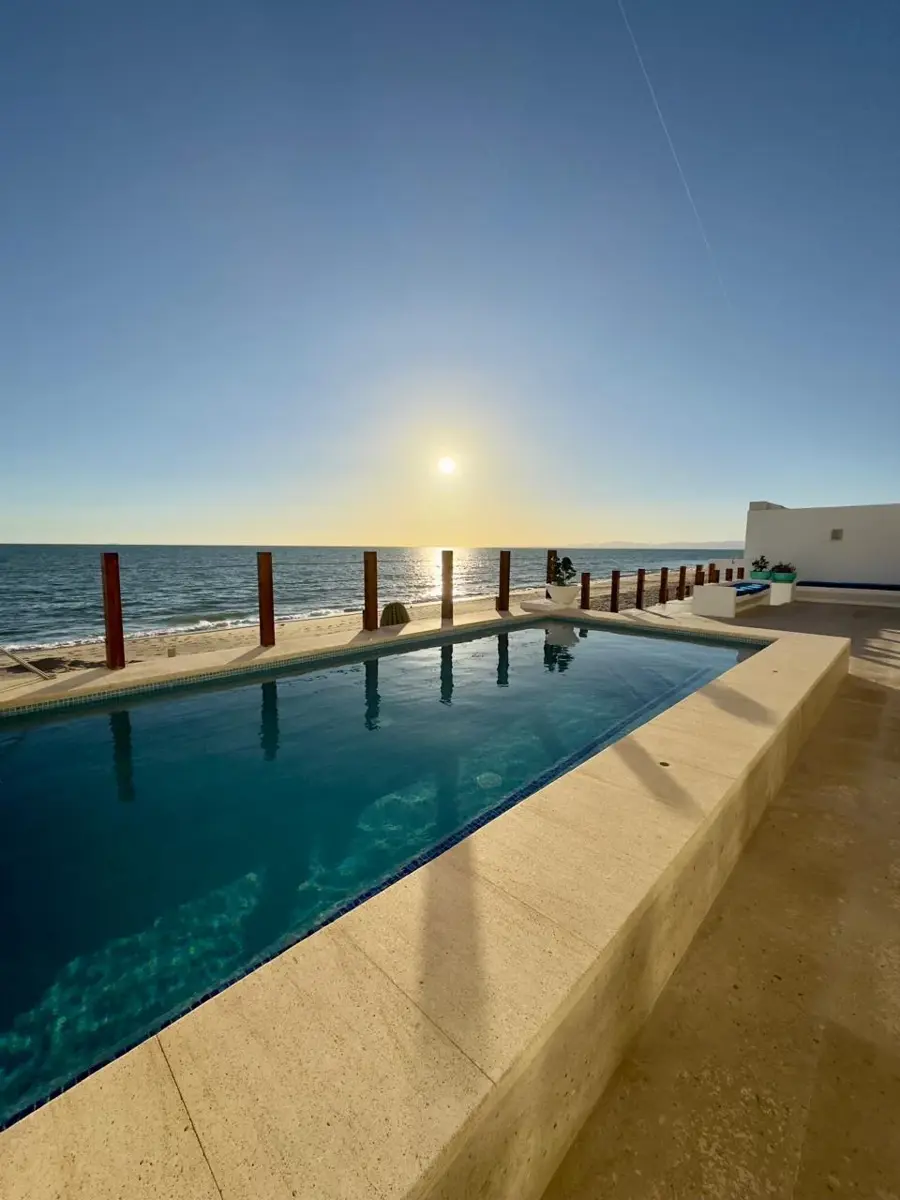 Casa en venta en Bahia de Kino Centro, Hermosillo — foto 1 de 27